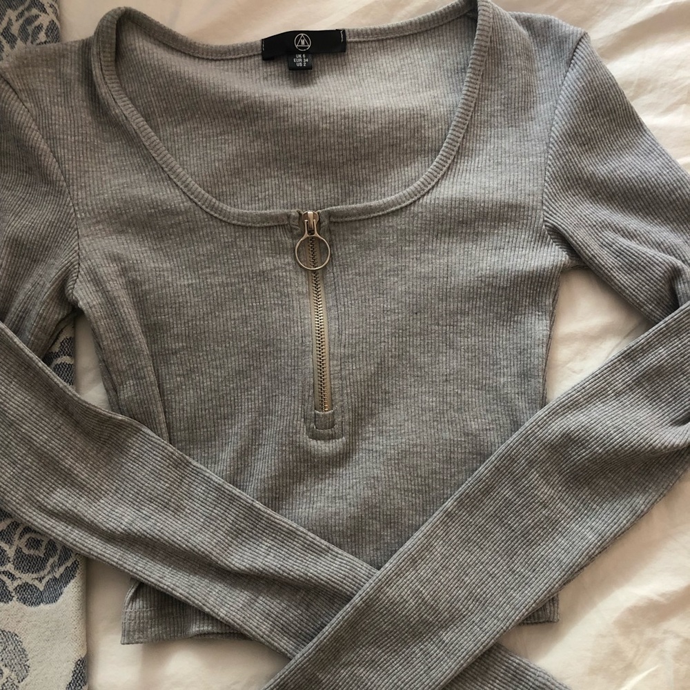 Long sleeve crop top